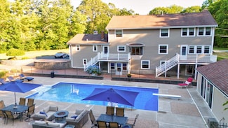 2 Tallant Rd, Pelham, NH 03076
