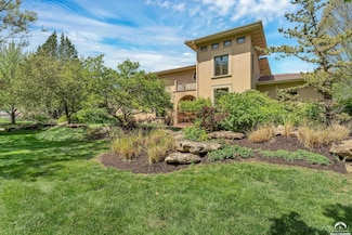 201 Fall Creek Rd, Lawrence, KS 66049
