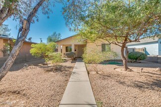 6742 N 54th Dr, Glendale, AZ 85301