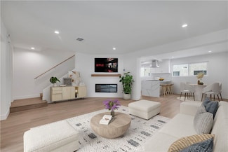 18550 Hatteras St Unit 94, Tarzana, CA 91356