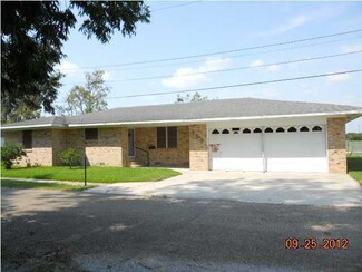 304 R F Dozier St, Erath, LA 70533