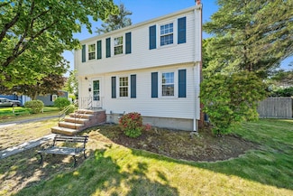 40 Mamie Rd, South Weymouth, MA 02190