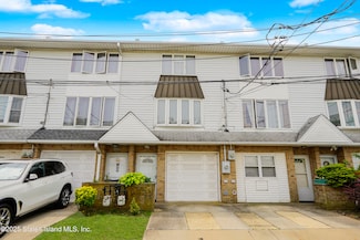 22 Peggy Ln, Staten Island, NY 10306