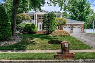 30 Shilling Rd, Manalapan, NJ 07726