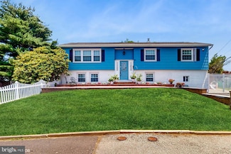 902 New Chestnut St, Bristol, PA 19007