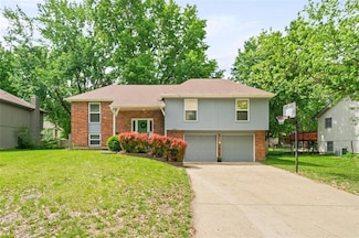 2009 E Sleepy Hollow Dr, Olathe, KS 66062
