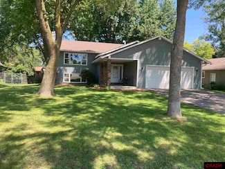 120 120 Mary Cir, North Mankato, MN 56003