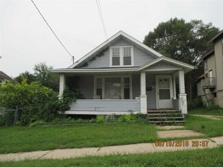 612 Center Ave, Janesville, WI 53548