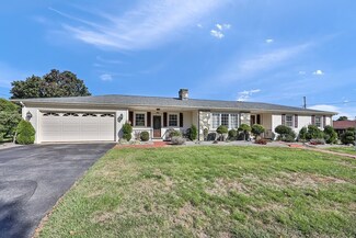 150 Island Heights Ave, Somerset, MA 02726