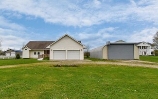 1687 Lake Dr, Heath, OH 43056