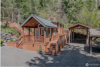 4280 N Lake Cushman Rd, Hoodsport, WA 98548