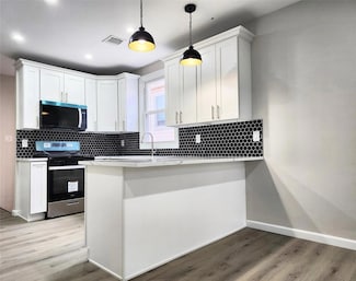 24 Wayne St, Staten Island, NY 10310