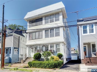 16 Allen St, Irvington, NJ 07111