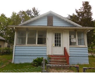 681 Bay St, Springfield, MA 01109