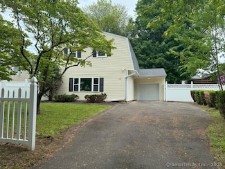12 Southwind Dr, Norwalk, CT 06854
