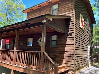 1282 Cardinal Rd, Murphy, NC 28906