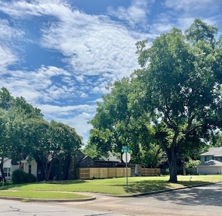 3829 W 5th St, Fort Worth, TX 76107