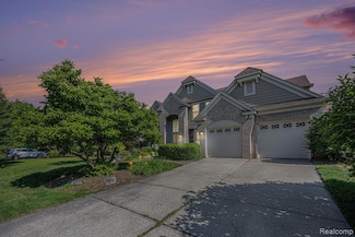 5686 Cherry Ln, West Bloomfield, MI 48324