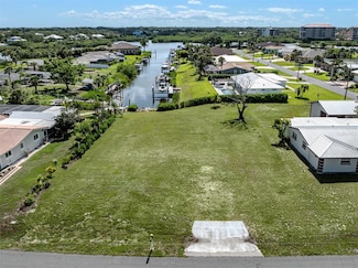 458 N Shore Dr, Osprey, FL 34229