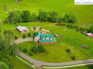 369 Maple Ave, West Jefferson, NC 28694