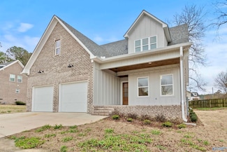 16 Gleneagles Way, Albertville, AL 35951