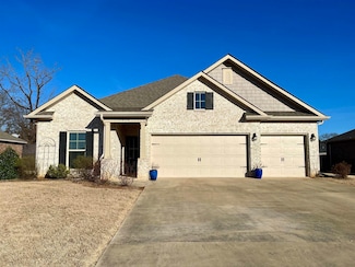 1828 Magnolia Ln, Cullman, AL 35055