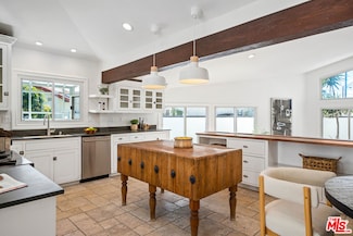 7145 Trask Ave, Playa Del Rey, CA 90293