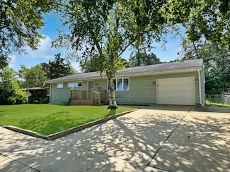 1474 Winter Dr, Freeport, IL 61032