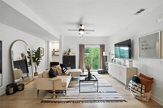 2500 Longview St Unit 111, Austin, TX 78705