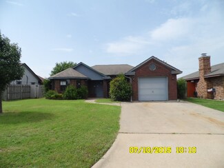 4022 SW Mesquite Dr, Lawton, OK 73505