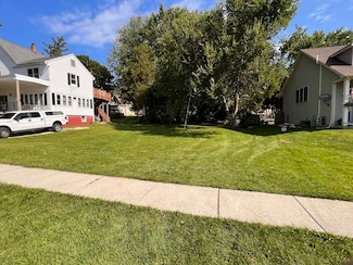 310 E Shannon St, Elburn, IL 60119