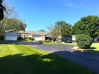 W4782 Potter Rd Unit 2, Elkhorn, WI 53121
