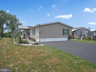 3 Allen St, Hamburg, PA 19526