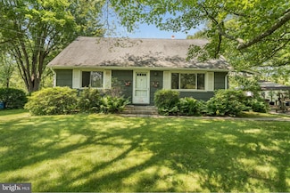 25 New Rd, Lambertville, NJ 08530