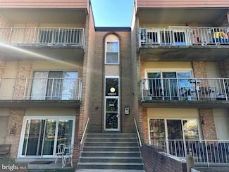 11907 Parklawn Dr Unit 303, Rockville, MD 20852