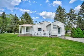 6154 Roberta St, Burton, MI 48509