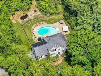 21 Wiggin Rd, Bedford, NH 03110