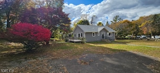 189 Stonegate Ln, Stanhope, NJ 07874