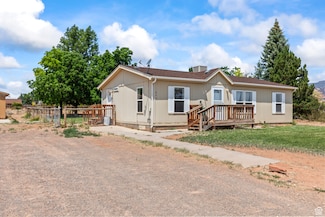275 N 100 St E, Torrey, UT 84775