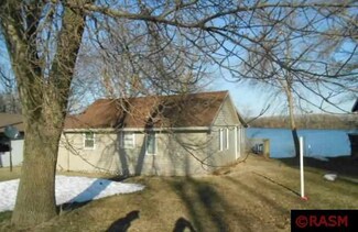 264 N Shore Dr, Windom, MN 56101