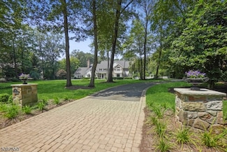 9 Green Hill Rd, Chester, NJ 07930