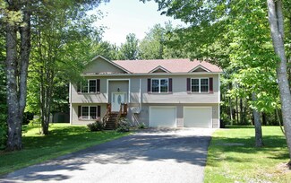 27 Highland Dr, Levant, ME 04456