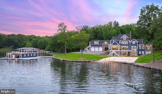 542 Twin Lakes Ln, Bumpass, VA 23024