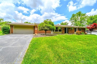 2423 Tennyson Dr, Bellbrook, OH 45305