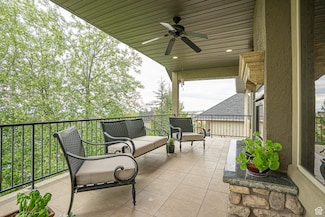 61 N Sherwood Dr, Providence, UT 84332