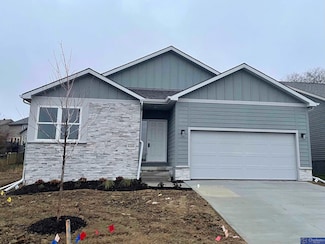 4369 Lookingglass Dr, Bellevue, NE 68123