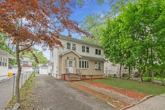 1153 Margaret St, Teaneck, NJ 07666
