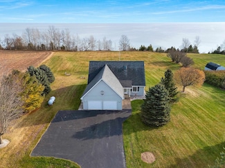 N1356 Lakeshore Rd, Kewaunee, WI 54216