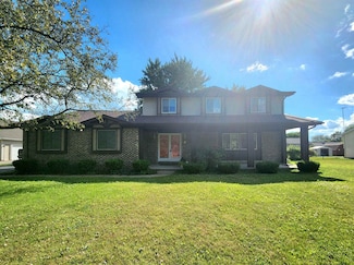 7801 N River Rd, Freeland, MI 48623