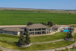 1050 Lewandowski Rd, Sunnyside, WA 98944